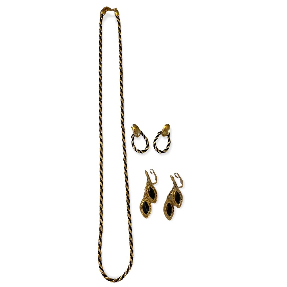 Vintage Trifari Set